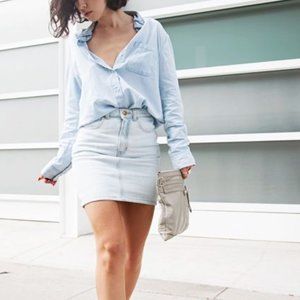 💫2 for $35 | American Apparel Light-Wash Skirt